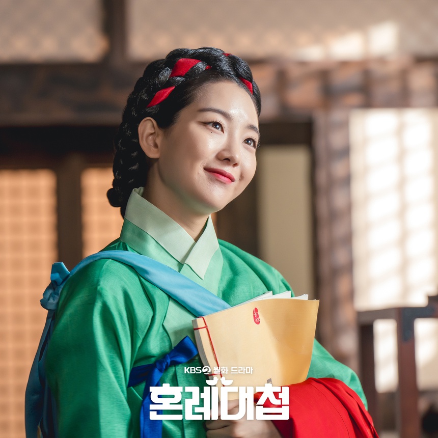 Cho Yi Hyun và Rowoon siêu đáng yêu trong phim Hàn mới 'The Matchmakers' - Ảnh 1.