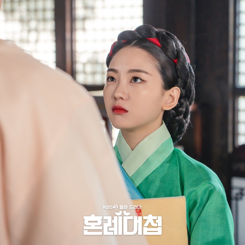 Cho Yi Hyun và Rowoon siêu đáng yêu trong phim Hàn mới 'The Matchmakers' - Ảnh 2.