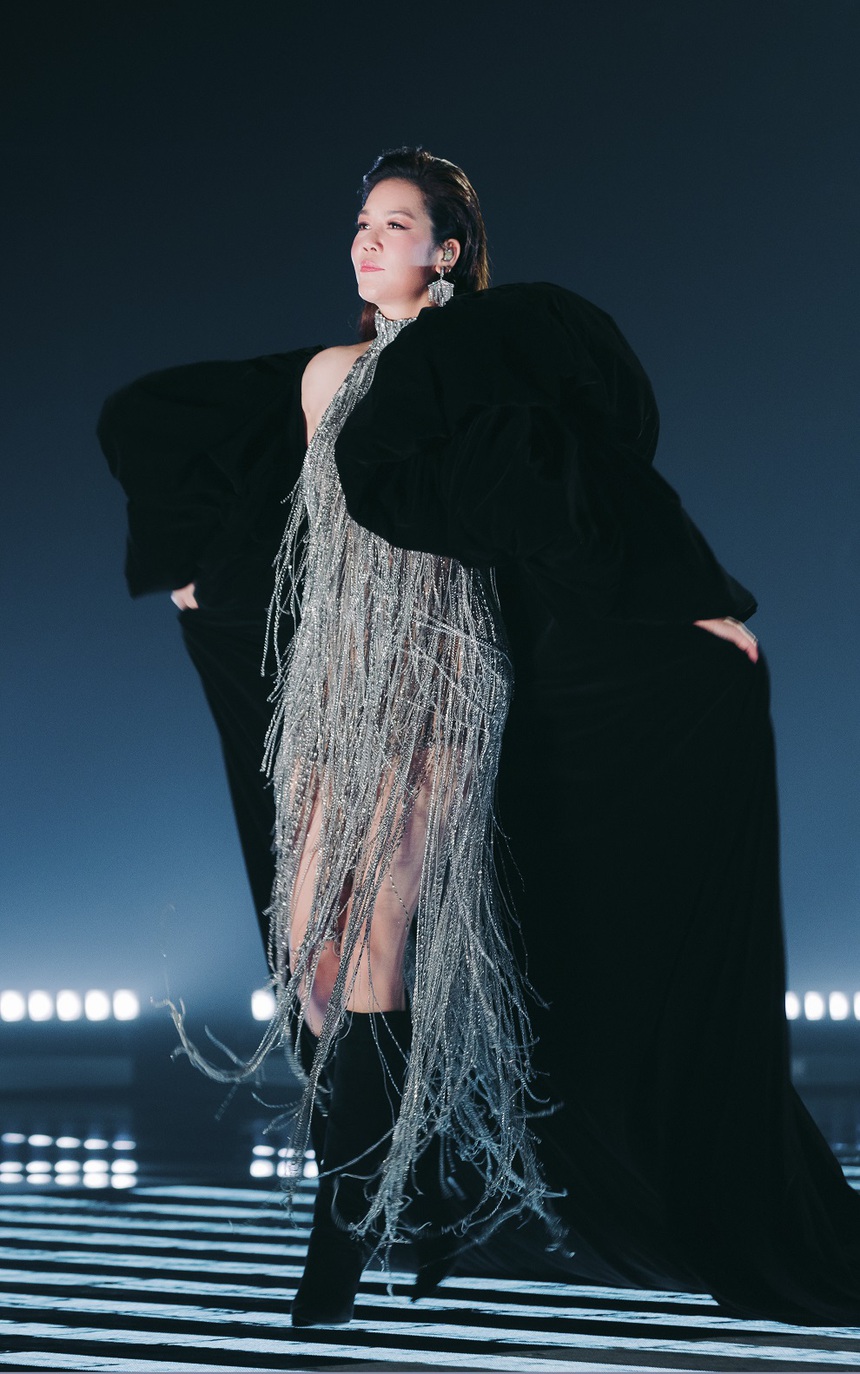 Khán giả đánh giá 5 tiết mục solo tại ‘Chị đẹp đạp gió rẽ sóng’: Thu Phương xuất sắc, Lệ Quyên hay nhưng ‘nhàm’ - Ảnh 9.