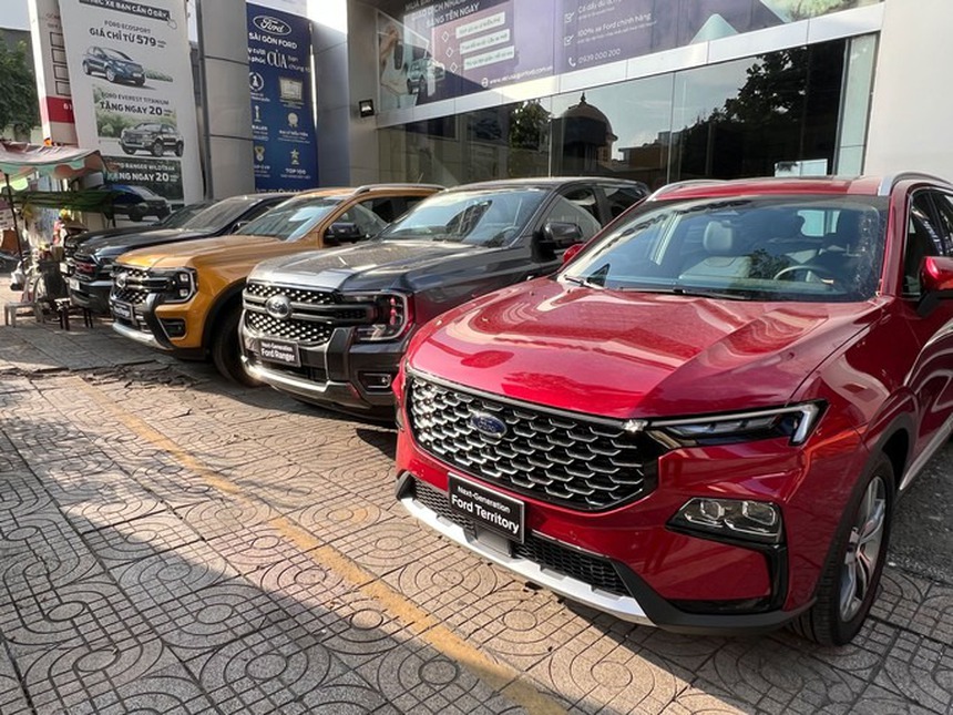 Tin xe hôm nay 29/10: Rò rỉ ảnh thực tế VinFast VF 7 sắp bán tại Việt Nam, ô tô đa dụng gầm cao được ưa chuộng - Ảnh 1. Tin xe hôm nay 29/10: Rò rỉ ảnh thực tế VinFast VF 7 sắp bán tại Việt Nam, ô tô đa dụng gầm cao được ưa chuộng - Ảnh 1.