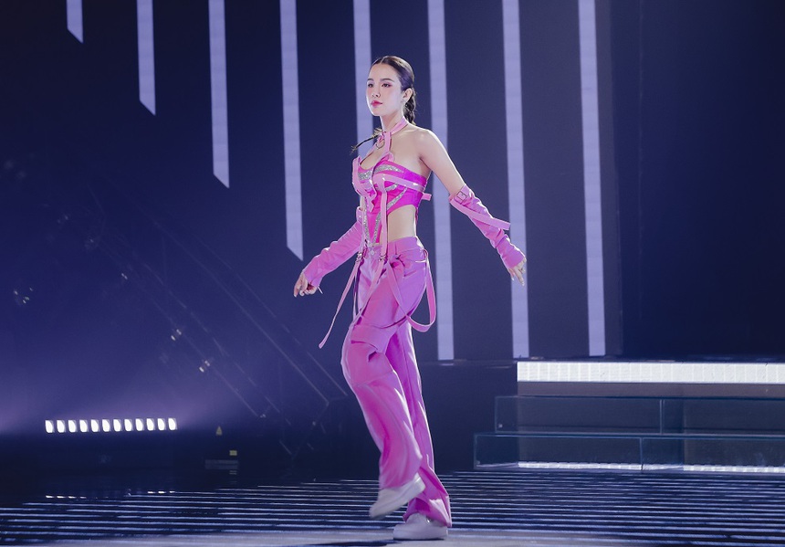 Khán giả đánh giá 5 tiết mục solo tại ‘Chị đẹp đạp gió rẽ sóng’: Thu Phương xuất sắc, Lệ Quyên hay nhưng ‘nhàm’ - Ảnh 8.