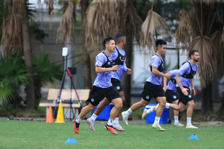 Tin nóng bóng đá Việt tối 29/10: VPF lên tiếng về cách VAR vận hành, Văn Toàn bị đánh giá ở mức khá - Ảnh 5.