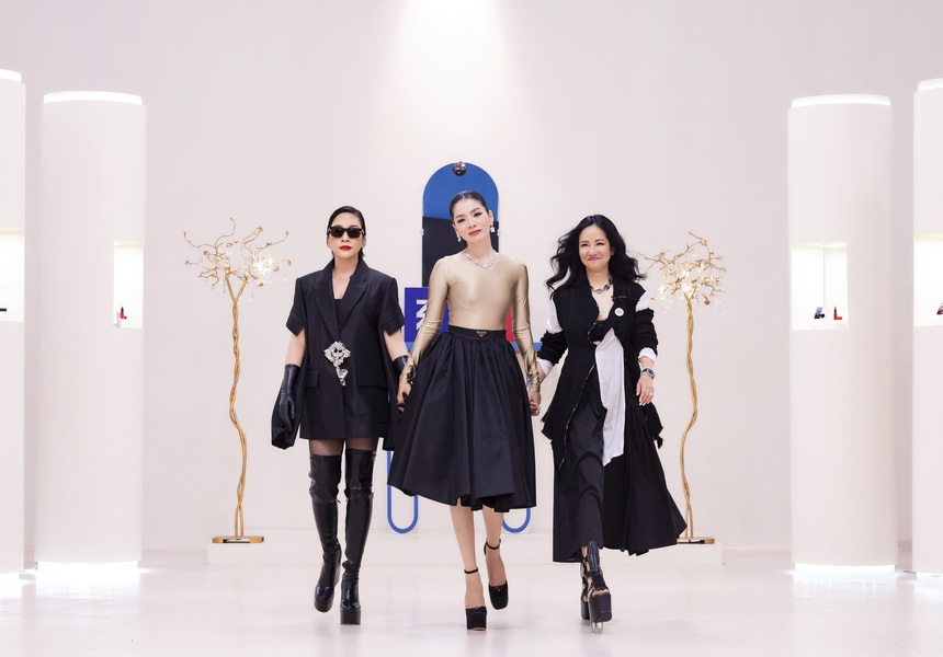 30 chị đẹp hội ngộ “Đạp Gió Rẽ Sóng”, Tú Vi bật khóc vì được gặp thần tượng Vũ Thu Phương - Ảnh 2.