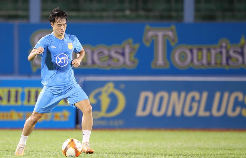 Tin nóng bóng đá Việt tối 29/10: VPF lên tiếng về cách VAR vận hành, Văn Toàn bị đánh giá ở mức khá - Ảnh 3.