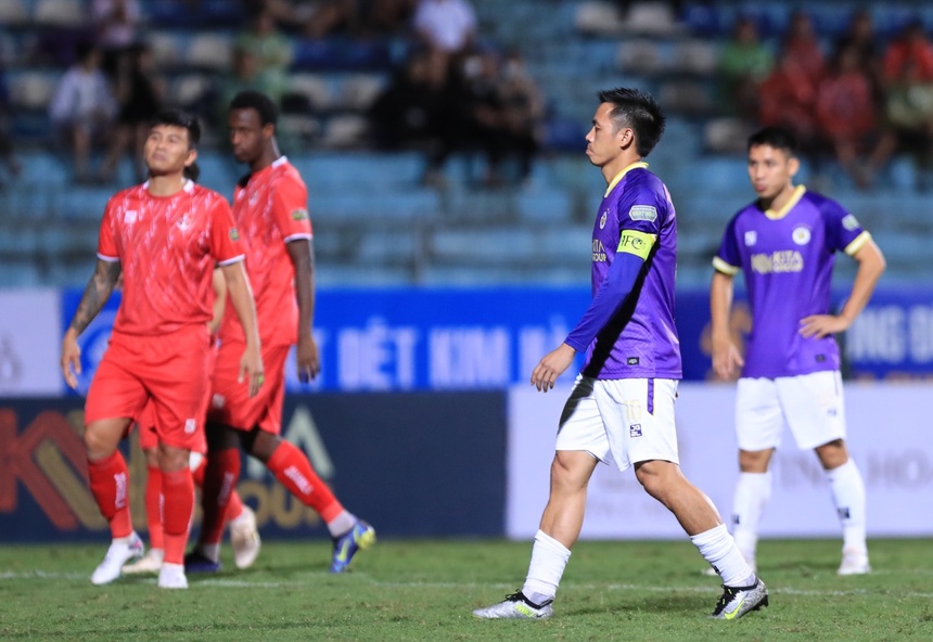 Văn Quyết sút hỏng phạt đền trước Hải Phòng FC và cái kết ‘đắng’ cho CLB Hà Nội - Ảnh 2.