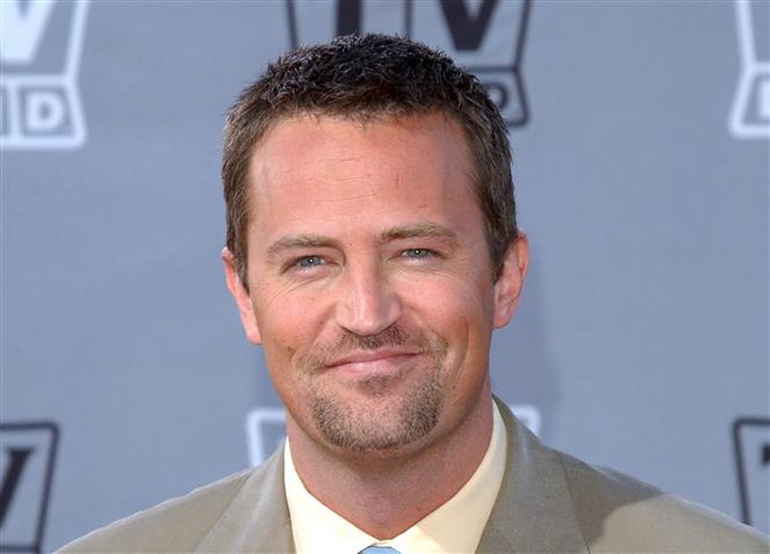 Ngôi sao phim "Friends" Matthew Perry qua đời ở tuổi 54&nbsp; - Ảnh 1.