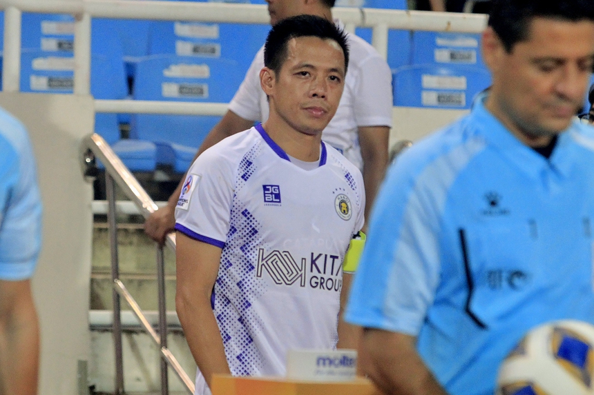 Bóng đá Việt Nam 3/10: Văn Quyết được HLV đối thủ khen, HLV Kiatisuk gặp hậu vệ Việt kiều - Ảnh 2.