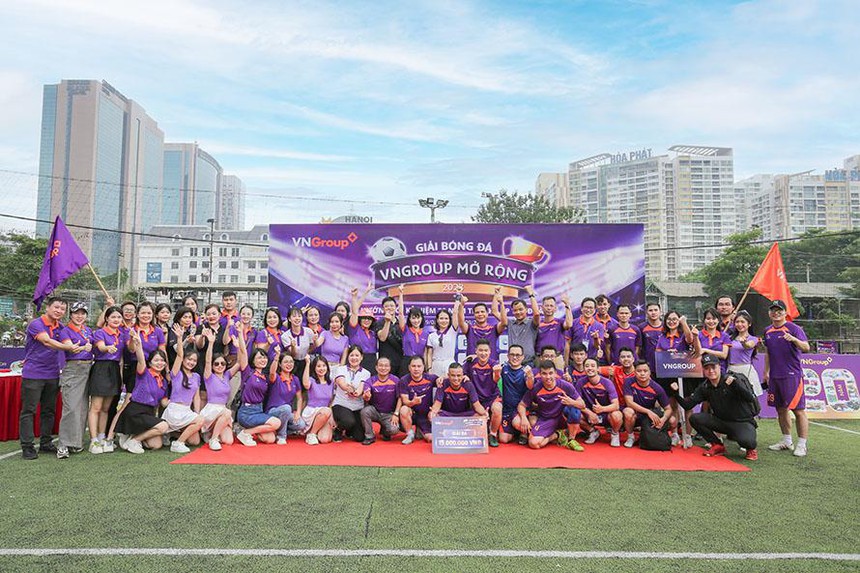 “VNGroup mở rộng 2023”- tổ chức giải bóng đá giao hữu doanh nghiệp nhằm kỷ niệm 20 năm thành lập doanh nghiệp - Ảnh 4. “VNGroup mở rộng 2023”- tổ chức giải bóng đá giao hữu doanh nghiệp nhằm kỷ niệm 20 năm thành lập doanh nghiệp - Ảnh 4.