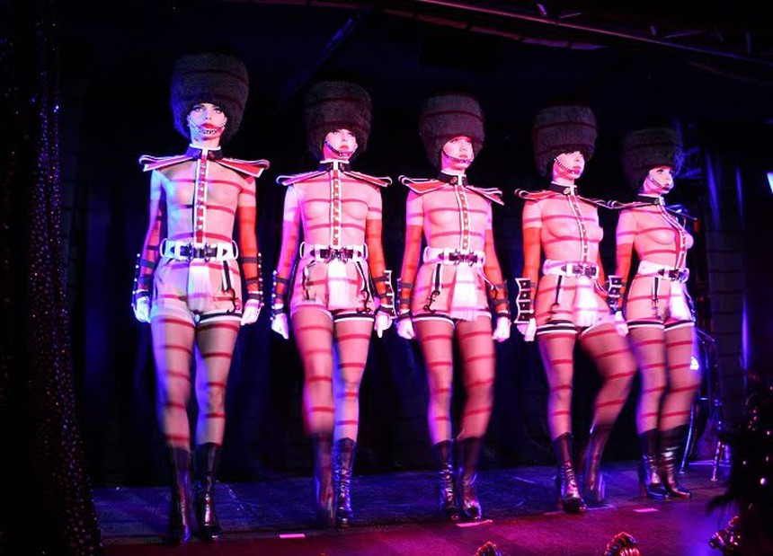 Lisa Blackpink đã mặc gì khi trình diễn 'Crazy Horse Paris'? - Ảnh 2.