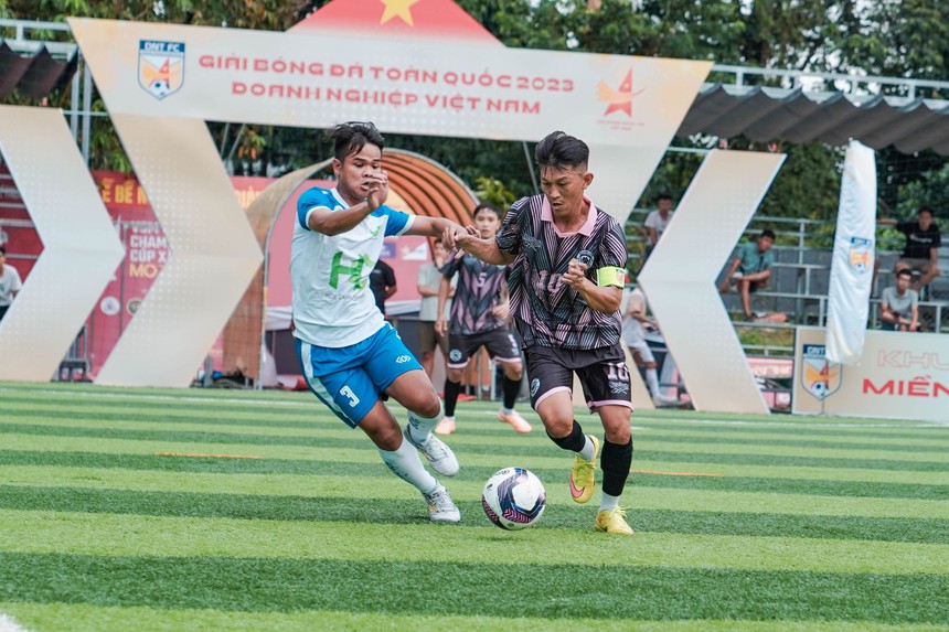 Xác định 4 đội vào bán kết giải "phủi" hàng đầu miền Nam - Ảnh 2.