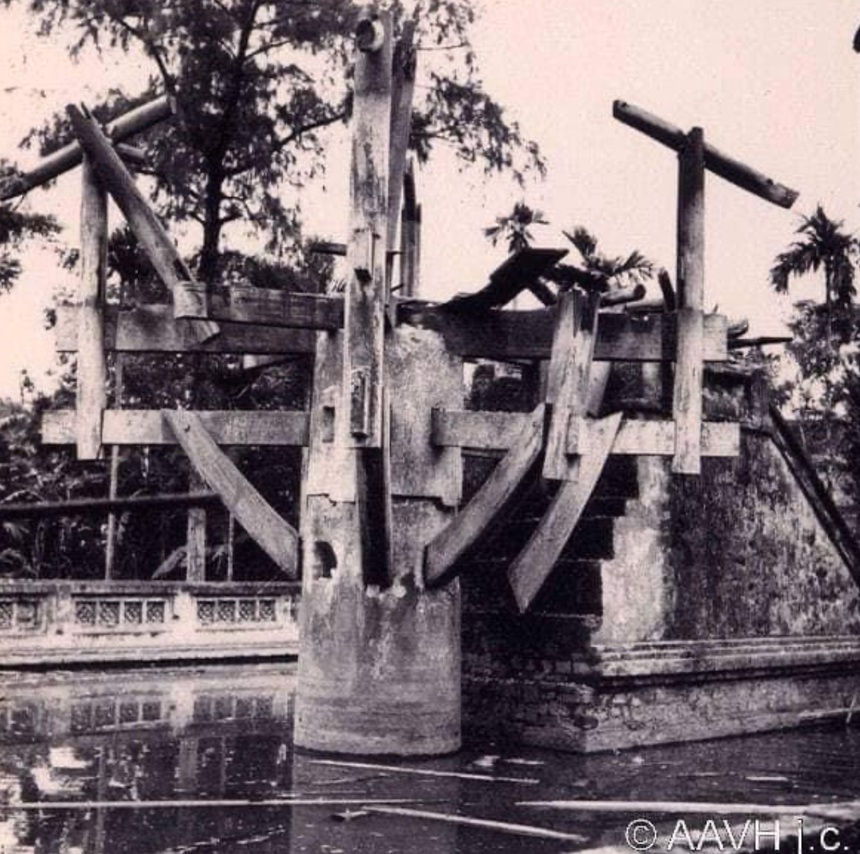 Ảnh = Ký ức = Lịch sử (kỳ 83): Chùa Một Cột và giá trị biểu trưng - Ảnh 3. Ảnh = Ký ức = Lịch sử (kỳ 83): Chùa Một Cột và giá trị biểu trưng - Ảnh 3.