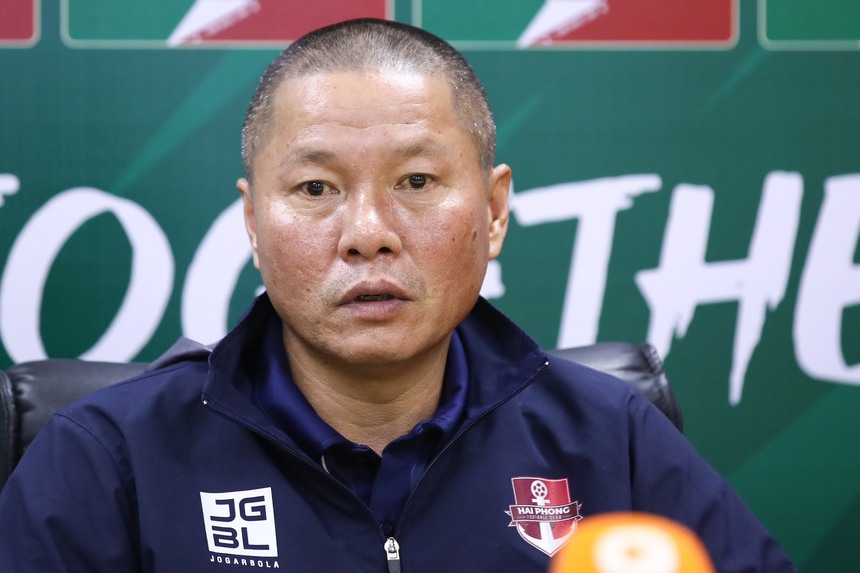 Khoảng trống nơi ghế HLV - Ảnh 1. Khoảng trống nơi ghế HLV - Ảnh 1.