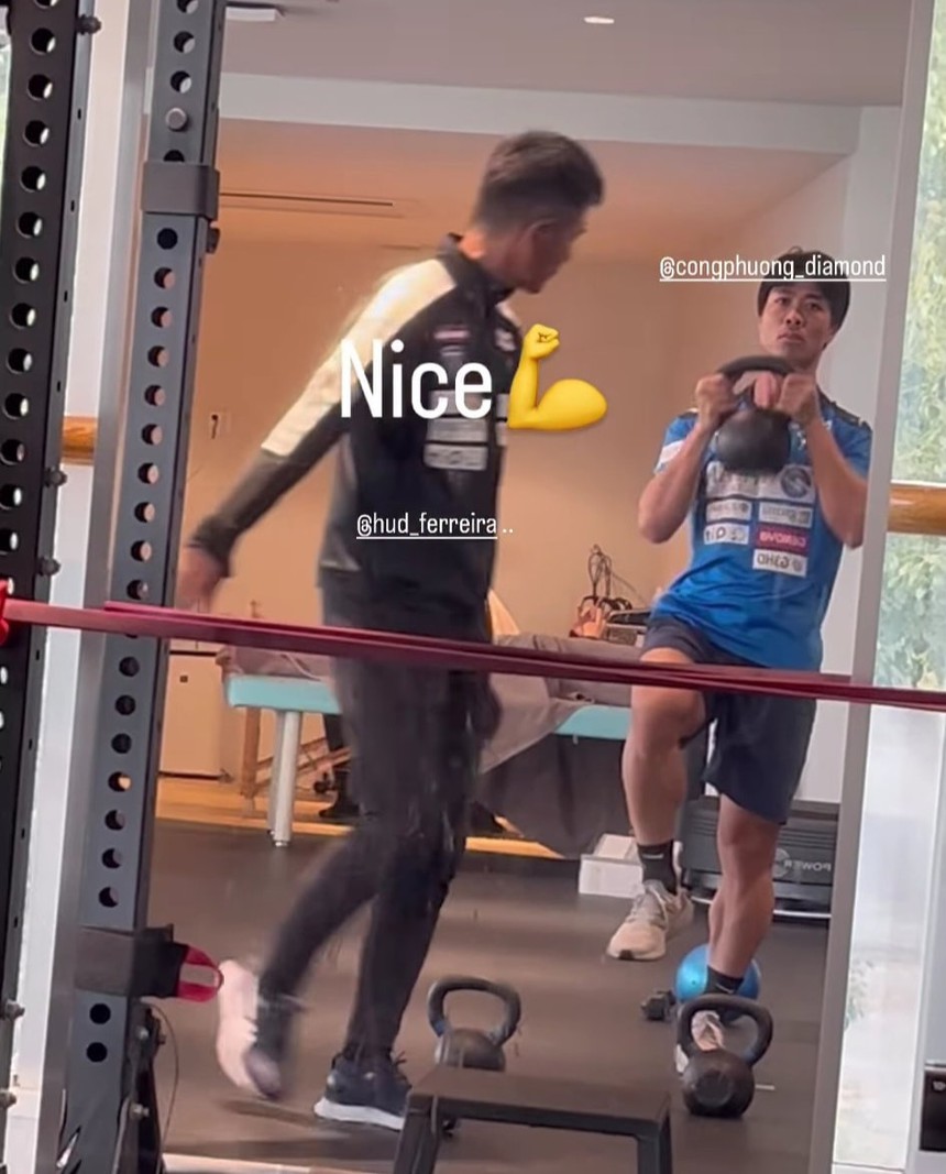 Tin nóng bóng đá Việt tối 31/10: Công Phượng tích cực luyện tập, VFF lọt đề cử Kim Cương của AFC - Ảnh 2.