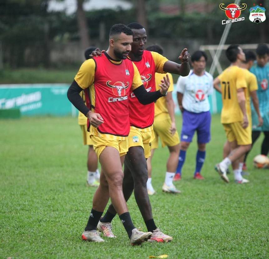 Tin nóng bóng đá Việt tối 31/10: Công Phượng tích cực luyện tập, VFF lọt đề cử Kim Cương của AFC - Ảnh 5.