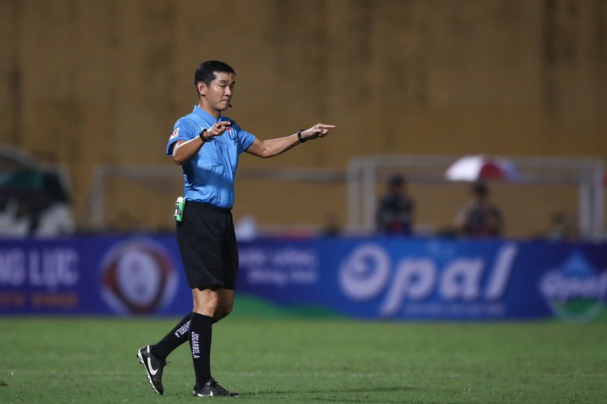 Công nghệ VAR ‘phủ sóng’ V League 2023/24 - Ảnh 2.