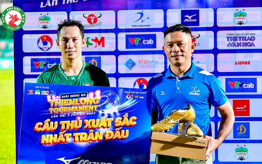 Chuyển nhượng V-League hôm nay 4/10: CAHN giữ chân ngoại binh Nigeria, Khánh Hòa chia tay 14 cầu thủ cùng lúc - Ảnh 4. Chuyển nhượng V-League hôm nay 4/10: CAHN giữ chân ngoại binh Nigeria, Khánh Hòa chia tay 14 cầu thủ cùng lúc - Ảnh 4.