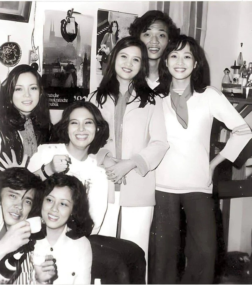 Sao Việt 5/10: Đan Trường không muốn con trai theo nghệ thuật, Như Quỳnh lộ ảnh hiếm siêu xinh - Ảnh 1. Sao Việt 5/10: Đan Trường không muốn con trai theo nghệ thuật, Như Quỳnh lộ ảnh hiếm siêu xinh - Ảnh 1.