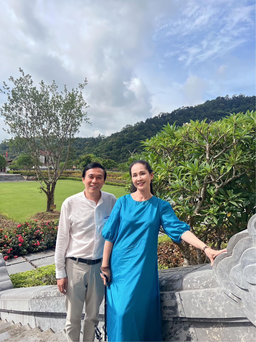 Bị hỏi thẳng chuyện ly hôn ông xã Đỗ Kỷ, NSND Lan Hương lên tiếng - Ảnh 2.