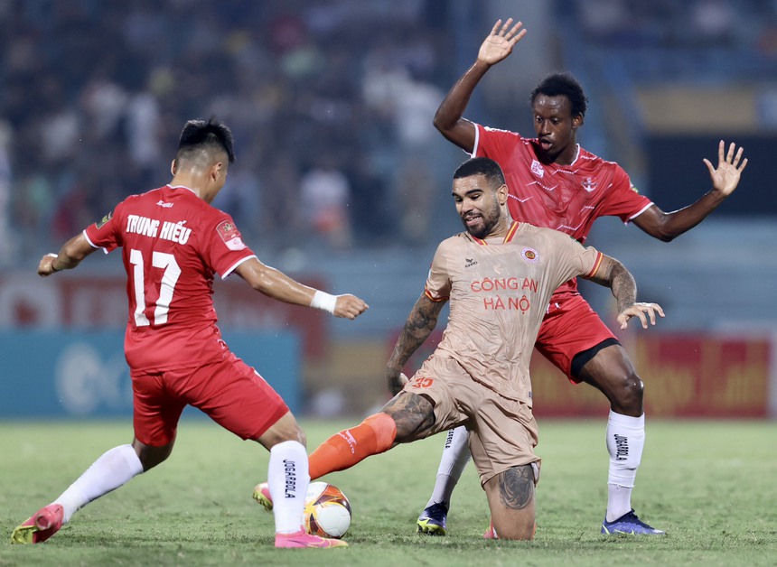 CAHN bất ngờ 'trảm' ngoại binh hay nhất mùa trước ở trận tranh Siêu cúp Quốc Gia - Ảnh 2.