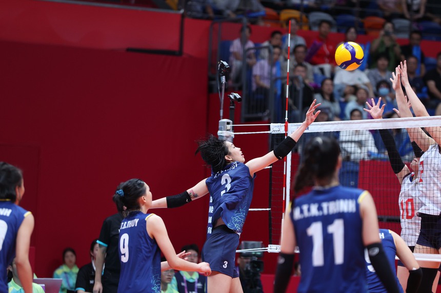 Kết quả bóng chuyền nữ Việt Nam vs Nhật Bản hôm nay: Nỗ lực bất thành của Thanh Thúy và các đồng đội - Ảnh 4.