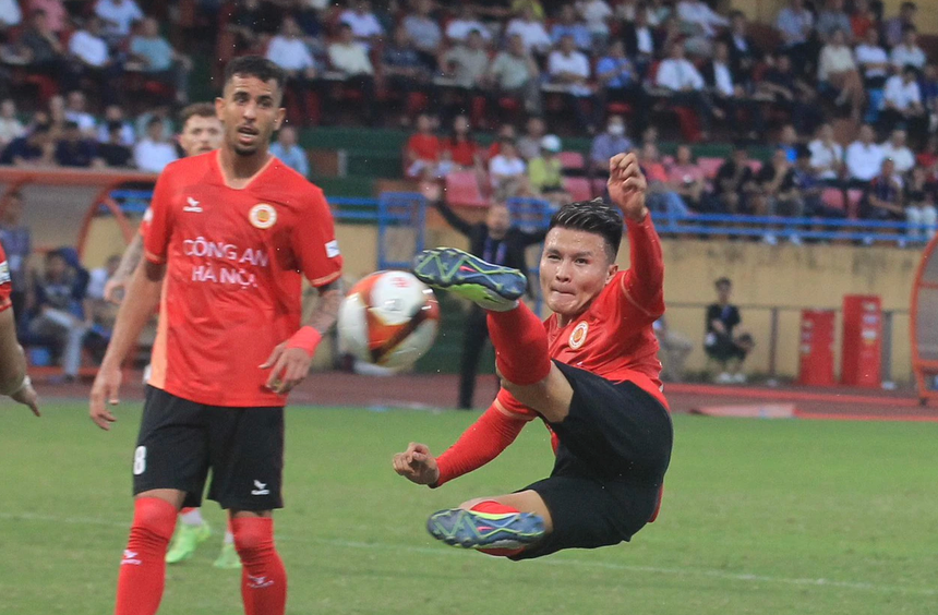 Thua Siêu Cúp Quốc Gia, Quang Hải vẫn là vấn đề với Công An Hà Nội - Ảnh 2. Thua Siêu Cúp Quốc Gia, Quang Hải vẫn là vấn đề với Công An Hà Nội - Ảnh 2.