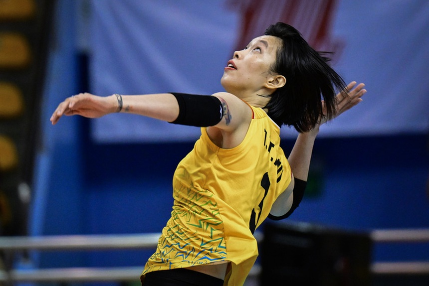 Thanh Thúy 'ghi điểm như máy', ĐT bóng chuyền nữ Việt Nam khiến Thái Lan choáng váng dù đã bỏ xa 5 điểm - Ảnh 3.