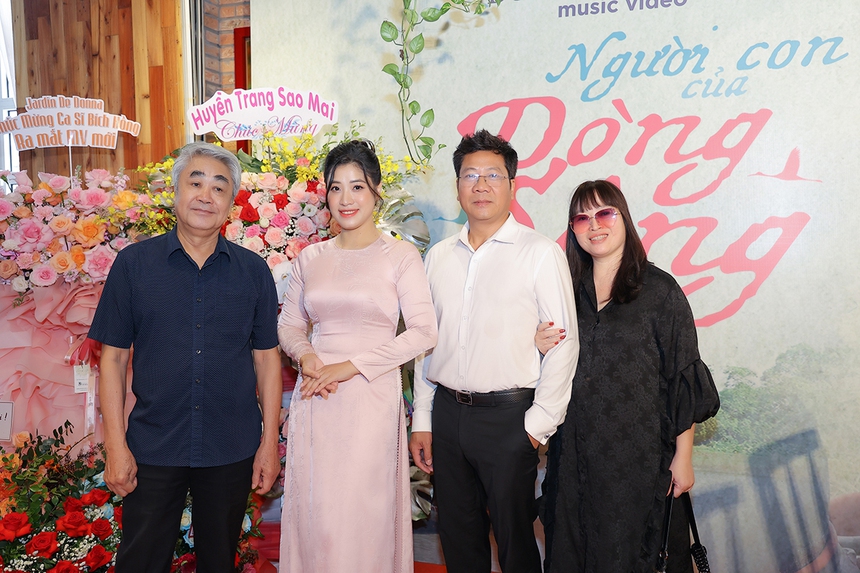 Hồi tưởng ký ức về Hà Nội bên sông Hồng qua MV mới của ca sĩ Bích Hồng - Ảnh 8.