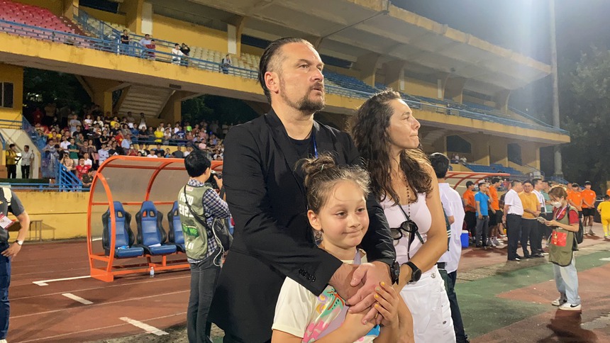 HLV Popov của Thanh Hóa hờn dỗi sau khi thắng CAHN ở Siêu Cúp quốc gia vì lý do đặc biệt - Ảnh 3. HLV Popov của Thanh Hóa hờn dỗi sau khi thắng CAHN ở Siêu Cúp quốc gia vì lý do đặc biệt - Ảnh 3.