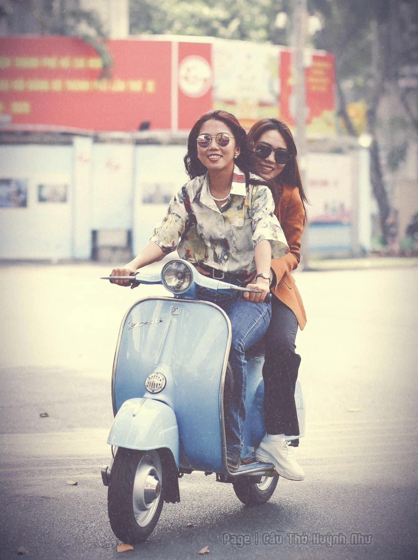 Huỳnh Như thích thú đăng ảnh với xe độc, người hâm mộ ùa vào khen 'đại gia' - Ảnh 2.