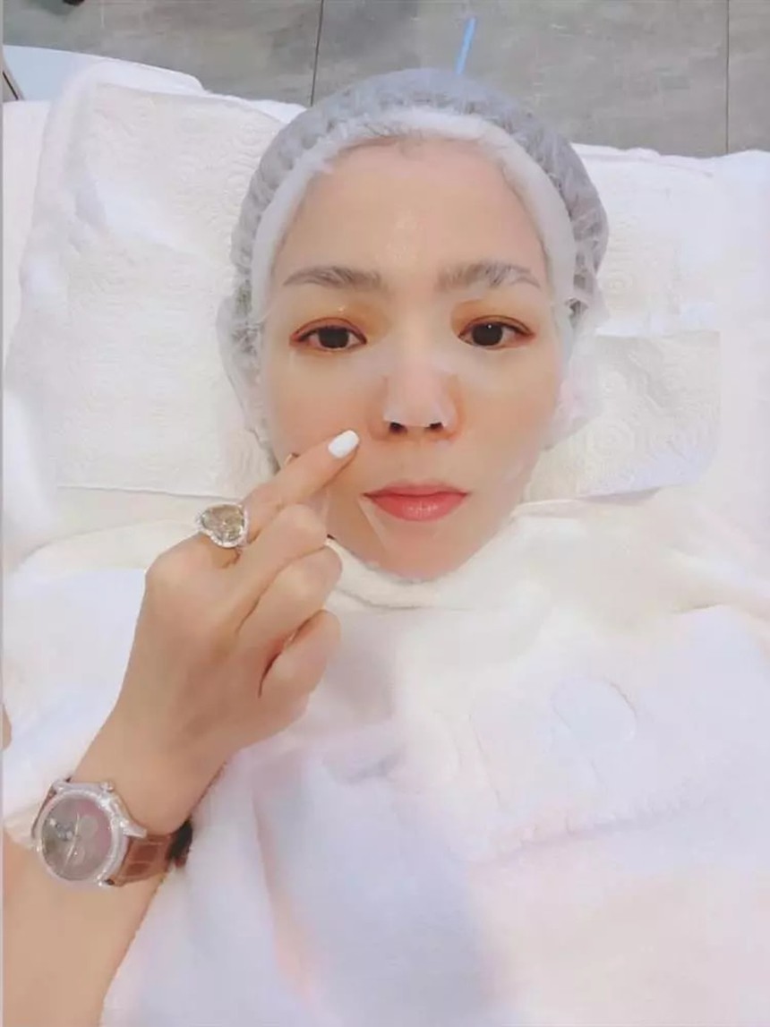 Lệ Quyên khoe mặt mộc không tì vết ở tuổi tứ tuần: Bí quyết nằm ở giấc ngủ - Ảnh 4. Lệ Quyên khoe mặt mộc không tì vết ở tuổi tứ tuần: Bí quyết nằm ở giấc ngủ - Ảnh 4.