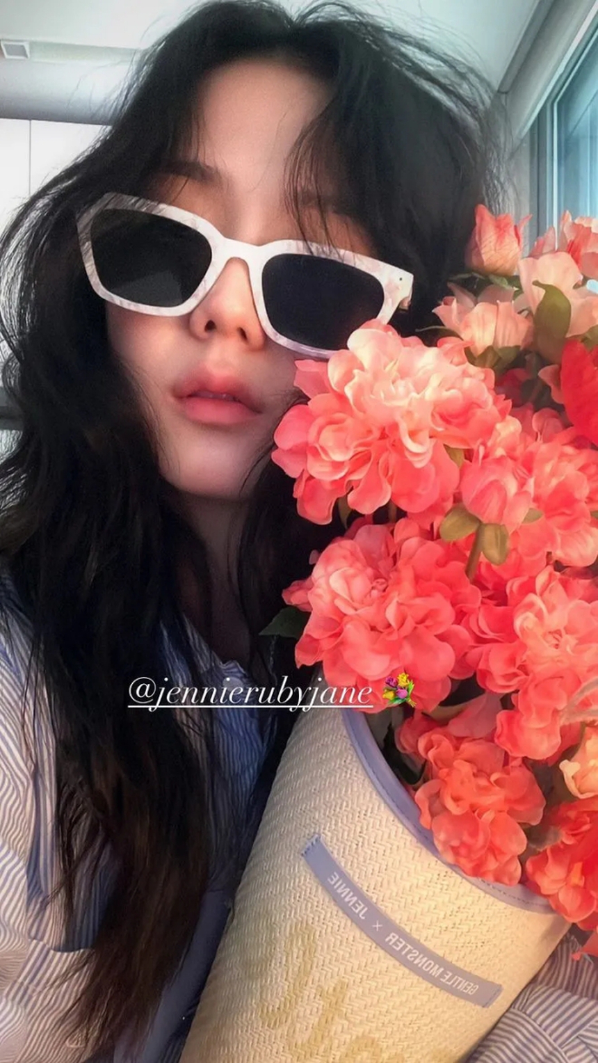 Netizen xôn xao Lisa Blackpink dường như có điều bất mãn với Jennie - Ảnh 5.