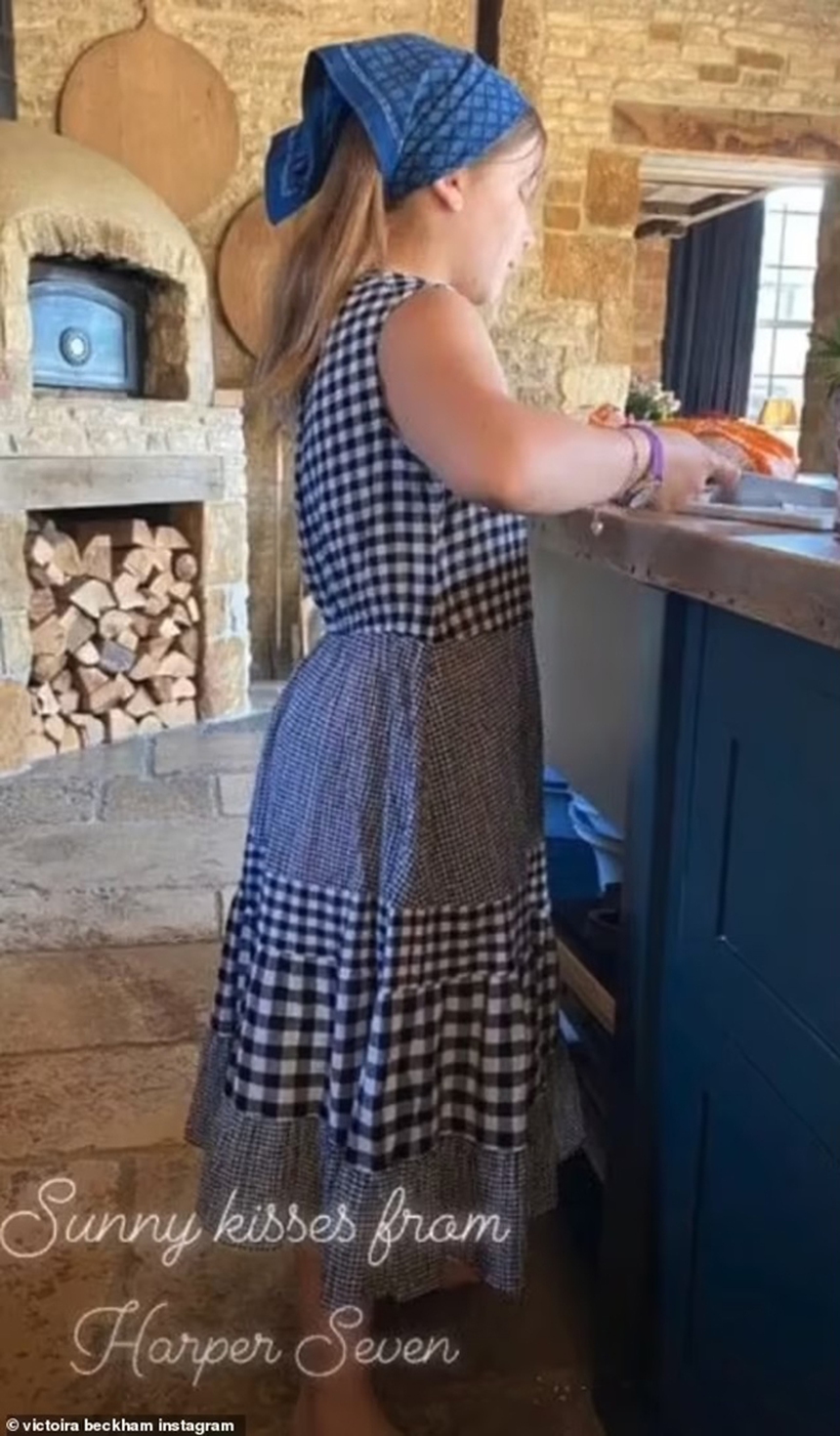 Bên trong 'nhà kho' Cotswold trị giá 356,4 tỷ đồng của vợ chồng Beckham có gì? - Ảnh 9.