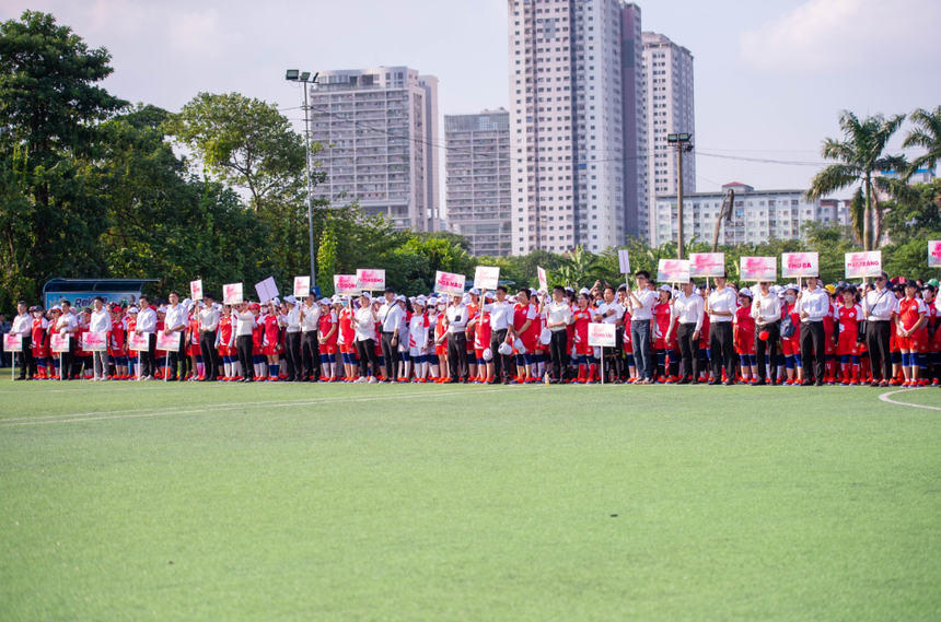Giải Bóng đá nữ Thiên Khôi hướng đến ngày phụ nữ Việt Nam 20/10 - Ảnh 3. Giải Bóng đá nữ Thiên Khôi hướng đến ngày phụ nữ Việt Nam 20/10 - Ảnh 3.