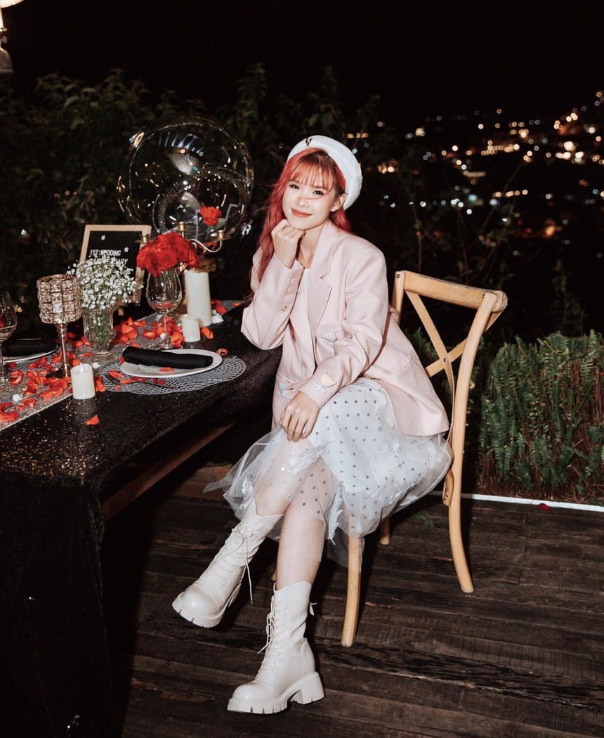 Sao Việt 9/10: Ảnh năm 17 tuổi của Mỹ Tâm 'sốt' trở lại, con gái Hà Hồ cosplay giống mẹ - Ảnh 8.