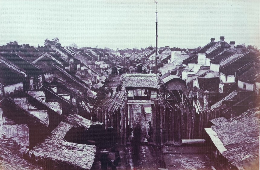 Xem triển lãm 'Thành xưa phố cũ': Khi Hà Nội 'thay da đổi thịt' theo thời gian - Ảnh 1. Xem triển lãm 'Thành xưa phố cũ': Khi Hà Nội 'thay da đổi thịt' theo thời gian - Ảnh 1.