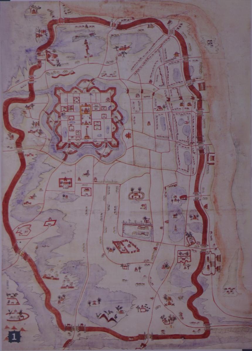 Xem triển lãm 'Thành xưa phố cũ': Khi Hà Nội 'thay da đổi thịt' theo thời gian - Ảnh 3. Xem triển lãm 'Thành xưa phố cũ': Khi Hà Nội 'thay da đổi thịt' theo thời gian - Ảnh 3.