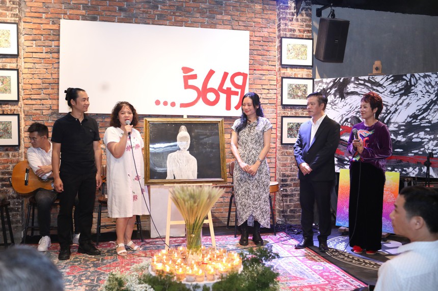 Ca sĩ Thái Thùy Linh: 'Thư thái khi làm nông dân tập sự' - Ảnh 2. Ca sĩ Thái Thùy Linh: 'Thư thái khi làm nông dân tập sự' - Ảnh 2.