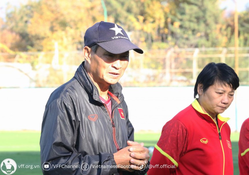 HLV Mai Đức Chung: Vinh quang đủ đầy, giờ là lúc sum vầy - Ảnh 2. HLV Mai Đức Chung: Vinh quang đủ đầy, giờ là lúc sum vầy - Ảnh 2.