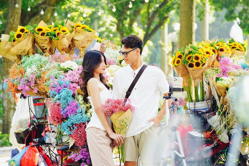 Thủ đô Hà Nội ngày nắng, đêm không mưa - Ảnh 1. Thủ đô Hà Nội ngày nắng, đêm không mưa - Ảnh 1.