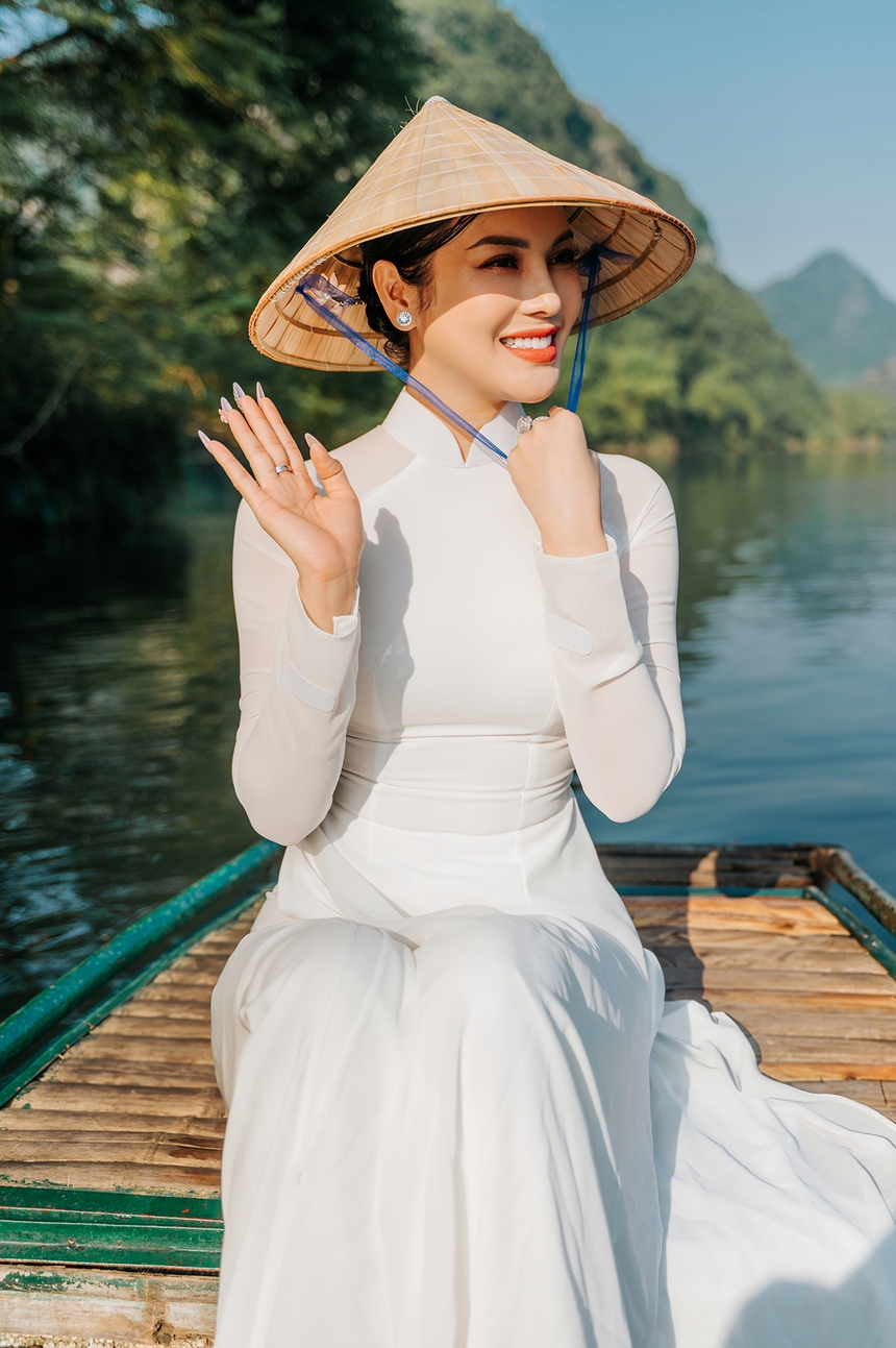 "Ngọc nữ Bolero" Lily Chen choáng ngợp trước cảnh sắc Tràng An – Ninh Bình - Ảnh 5.