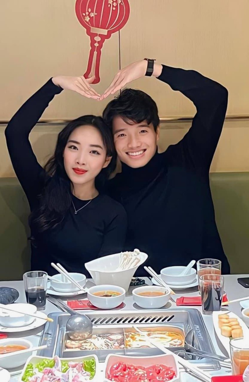 Thủ môn U23 Việt Nam cưới vợ, bà xã là giáo viên tiểu học, là em gái của bạn thân - Ảnh 3.