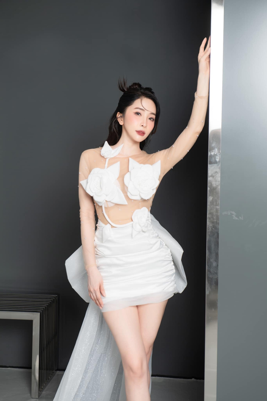 'Cá sấu chúa' Quỳnh Nga và hàng trình thăng hạng sắc vóc đầy bất ngờ - Ảnh 11. 'Cá sấu chúa' Quỳnh Nga và hàng trình thăng hạng sắc vóc đầy bất ngờ - Ảnh 11.