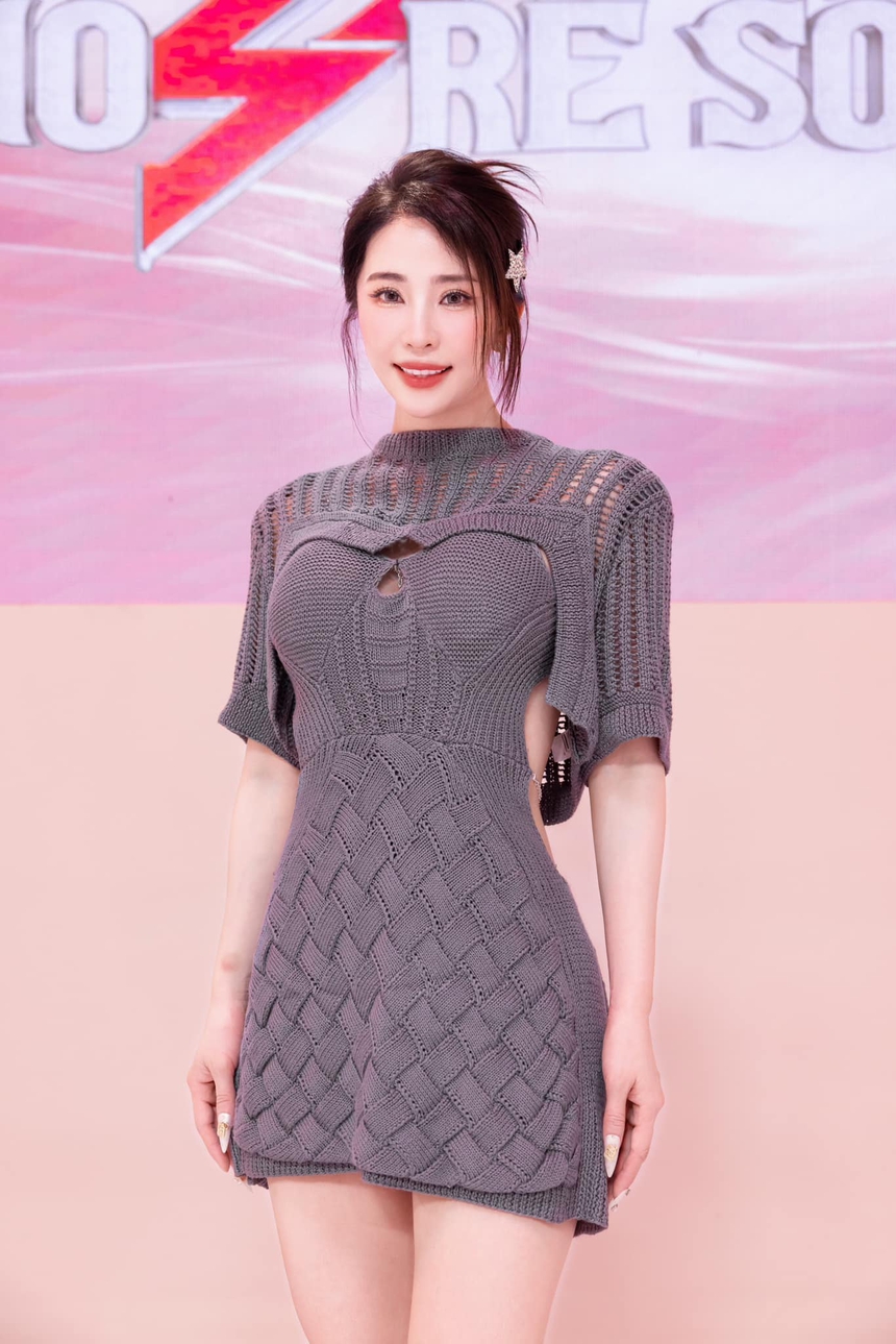 'Cá sấu chúa' Quỳnh Nga và hàng trình thăng hạng sắc vóc đầy bất ngờ - Ảnh 8. 'Cá sấu chúa' Quỳnh Nga và hàng trình thăng hạng sắc vóc đầy bất ngờ - Ảnh 8.