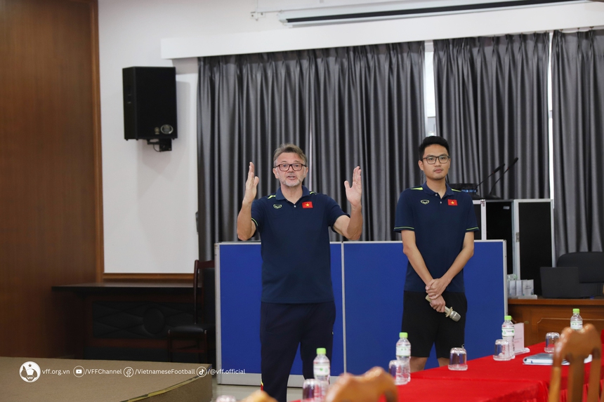 Tin nóng bóng đá Việt tối 10/11: HLV Troussier nói mục tiêu với ĐT Việt Nam, giải VĐQG nữ tăng mức thưởng - Ảnh 2. Tin nóng bóng đá Việt tối 10/11: HLV Troussier nói mục tiêu với ĐT Việt Nam, giải VĐQG nữ tăng mức thưởng - Ảnh 2.