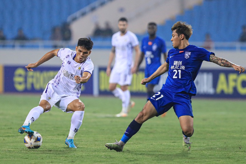 Cựu sao HAGL và cuộc đua vị trí hậu vệ phải khốc liệt trên tuyển Việt Nam  - Ảnh 2.