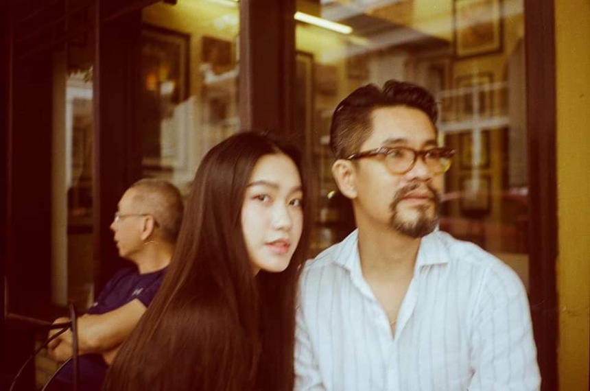 Bố vợ Đoàn Văn Hậu cực khí chất trong đám cưới con gái, hóa ra là dân nhảy hiphop đời đầu, đổi nghề làm doanh nhân - Ảnh 10.