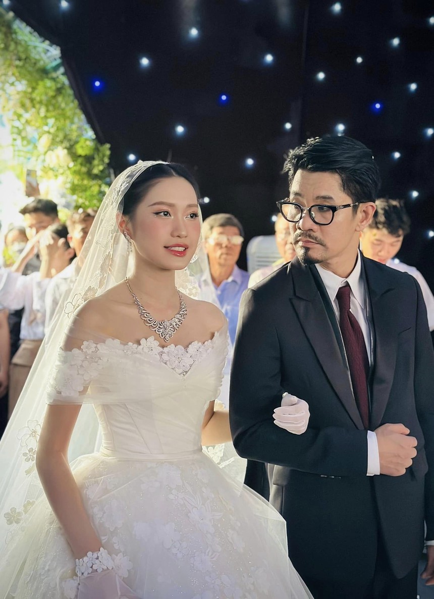 Bố vợ Đoàn Văn Hậu cực khí chất trong đám cưới con gái, hóa ra là dân nhảy hiphop đời đầu, đổi nghề làm doanh nhân - Ảnh 4.