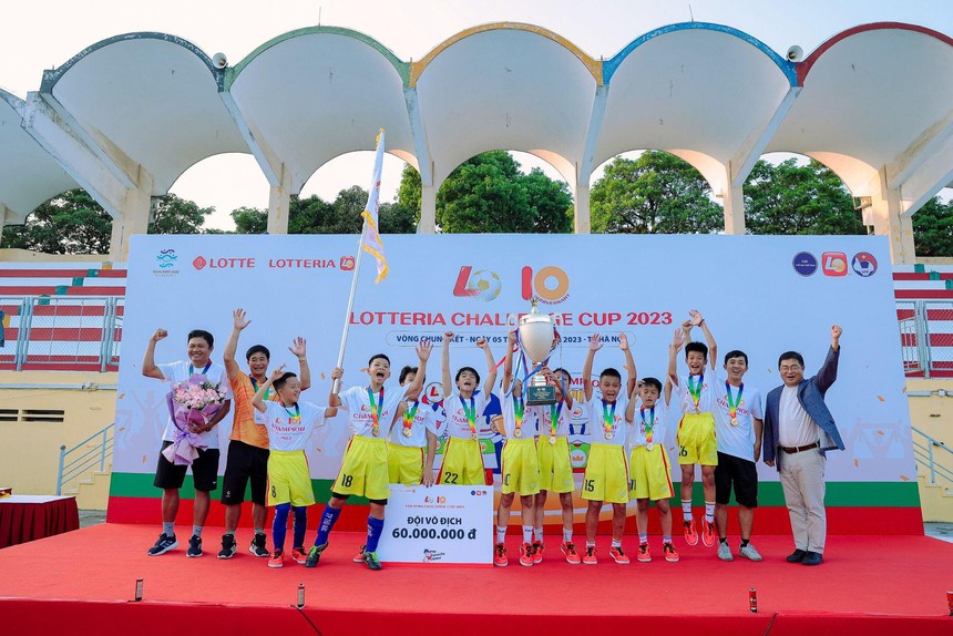 Bóng đá Học đường TP.HCM lập "cú đúp" vô địch, khép lại Lotteria Challenge Cup 2023 đầy cảm xúc - Ảnh 2. Bóng đá Học đường TP.HCM lập "cú đúp" vô địch, khép lại Lotteria Challenge Cup 2023 đầy cảm xúc - Ảnh 2.