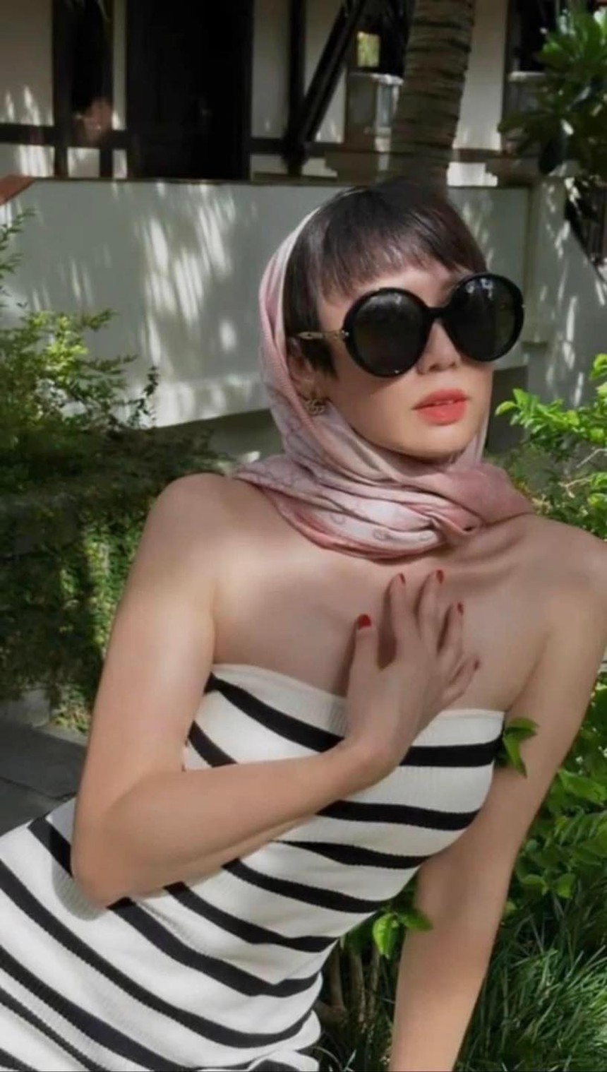 Mẹ vợ Đoàn Văn Hậu khiến CĐM trầm trồ về nhan sắc cực… đỉnh, dự đám cưới như đi sự kiện với túi hiệu 80 triệu đồng - Ảnh 5.