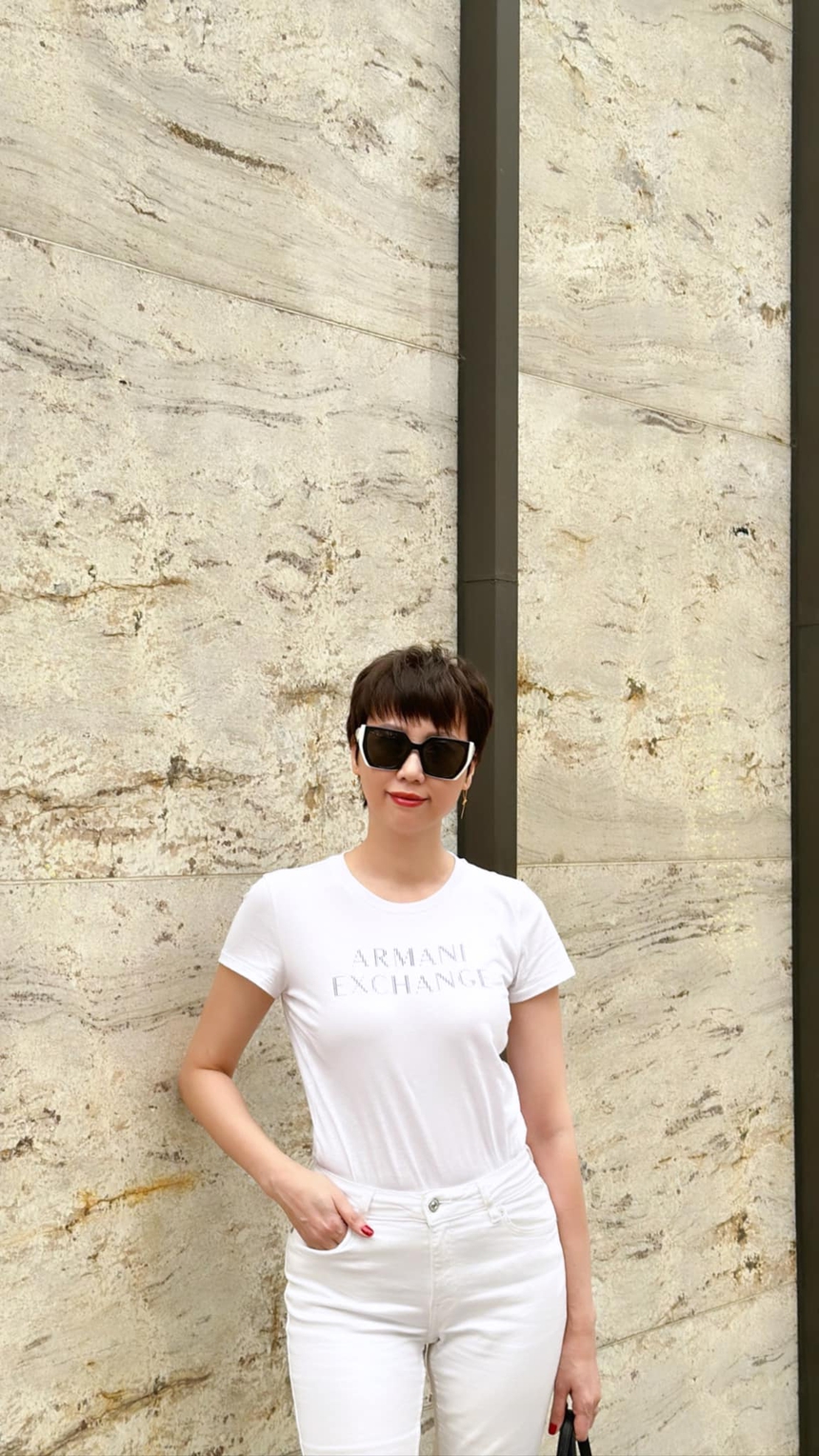 Mẹ vợ Đoàn Văn Hậu khiến CĐM trầm trồ về nhan sắc cực… đỉnh, dự đám cưới như đi sự kiện với túi hiệu 80 triệu đồng - Ảnh 8.